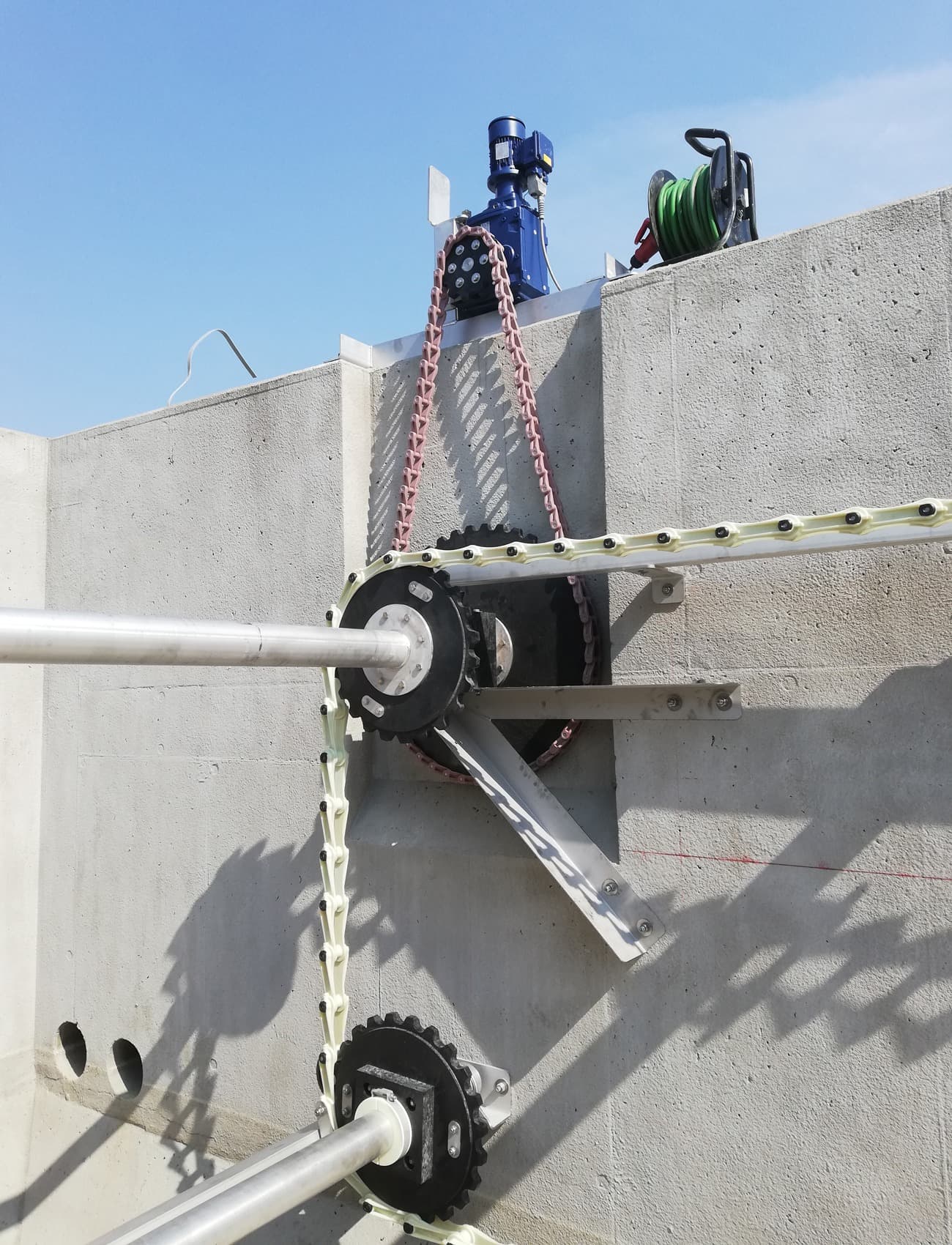 Clarifier Scraper Blades, Chain Flights & Bearings